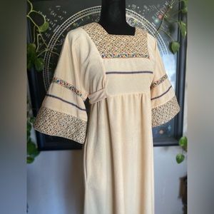 VTG 60/70’s Loungewear Full Length Dress with Built in Belt! Size Small!